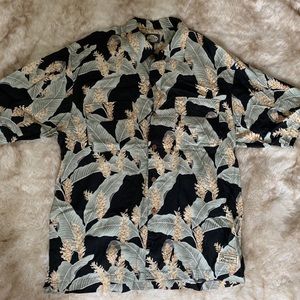 Hawaiian men’s short sleeve button down